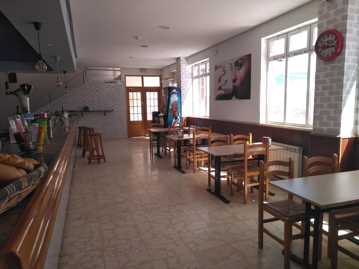 Hostal El Tropezon Matallana de Valmadrigal Zewnętrze zdjęcie