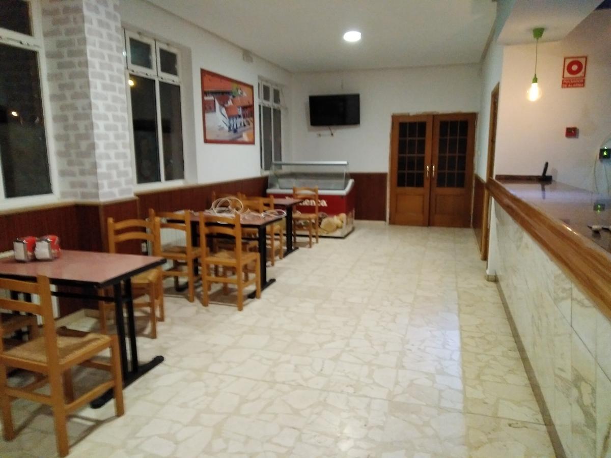 Hostal El Tropezon Matallana de Valmadrigal Zewnętrze zdjęcie